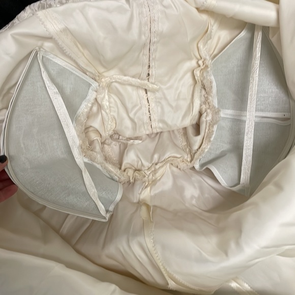 1952 wedding dress - Picture 9 of 11